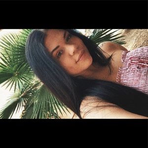 Meet your Posher, Alexis